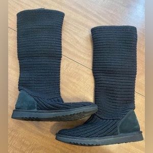 Sweater style Ugg boots size big kid 6